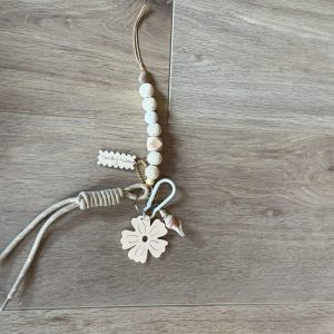 Bijou de sac / Beige et coquillage